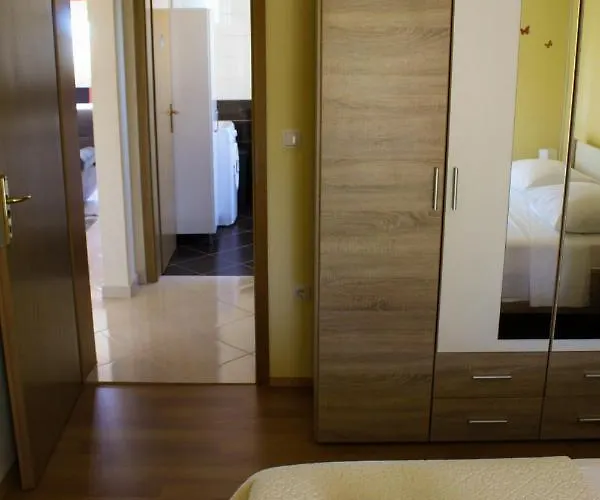 Tina Apartment *