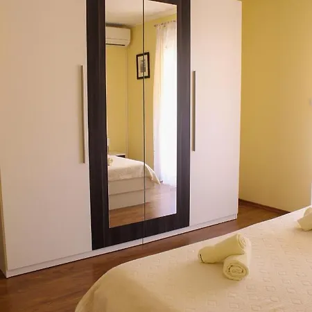 Apartament Tina *