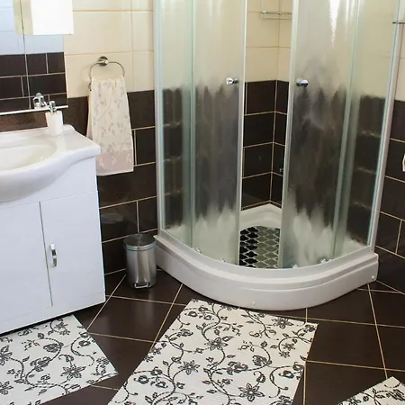 Apartament Tina