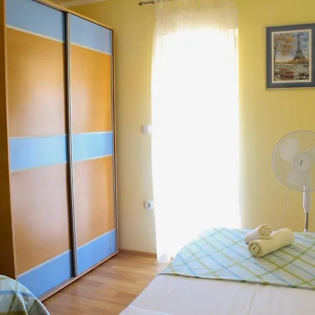 Apartament Tina *