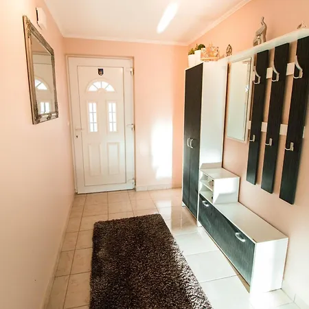 Tina Apartament Bibinje